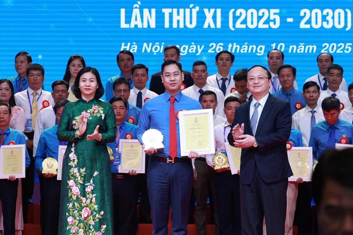 Đại hội thi đua yêu nước CNVCLĐ toàn quốc lần thứ XI: Tôn vinh 80 tập thể, cá nhân điển hình xuất sắc Đại hội thi đua yêu nước CNVCLĐ toàn quốc lần thứ XI: Tôn vinh 80 tập thể, cá nhân điển hình xuất sắc
