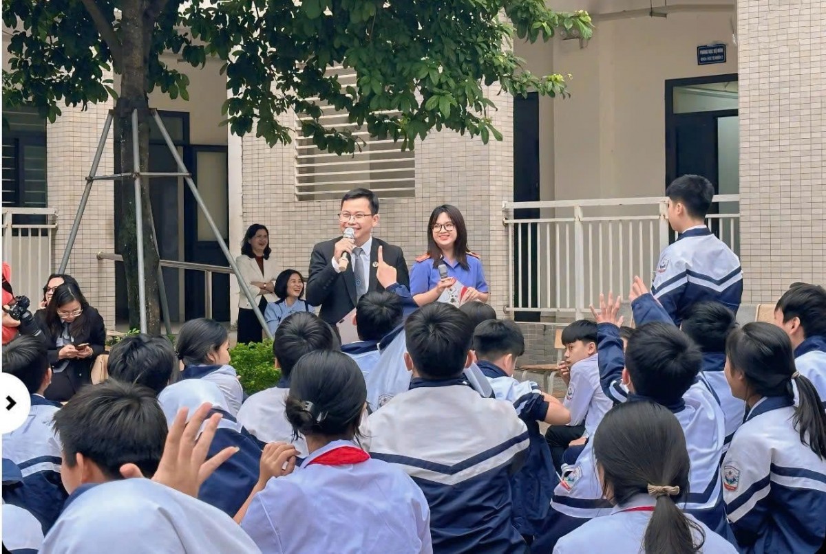 Phiên tòa giả định: Hình thức trực quan sinh động để giáo dục pháp luật cho thế hệ trẻ Thủ đô Phiên tòa giả định: Hình thức trực quan sinh động để giáo dục pháp luật cho thế hệ trẻ Thủ đô