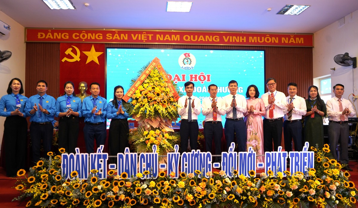 Đoài Phương xây dựng tổ chức Công đoàn vững mạnh trong giai đoạn phát triển mới Đoài Phương xây dựng tổ chức Công đoàn vững mạnh trong giai đoạn phát triển mới