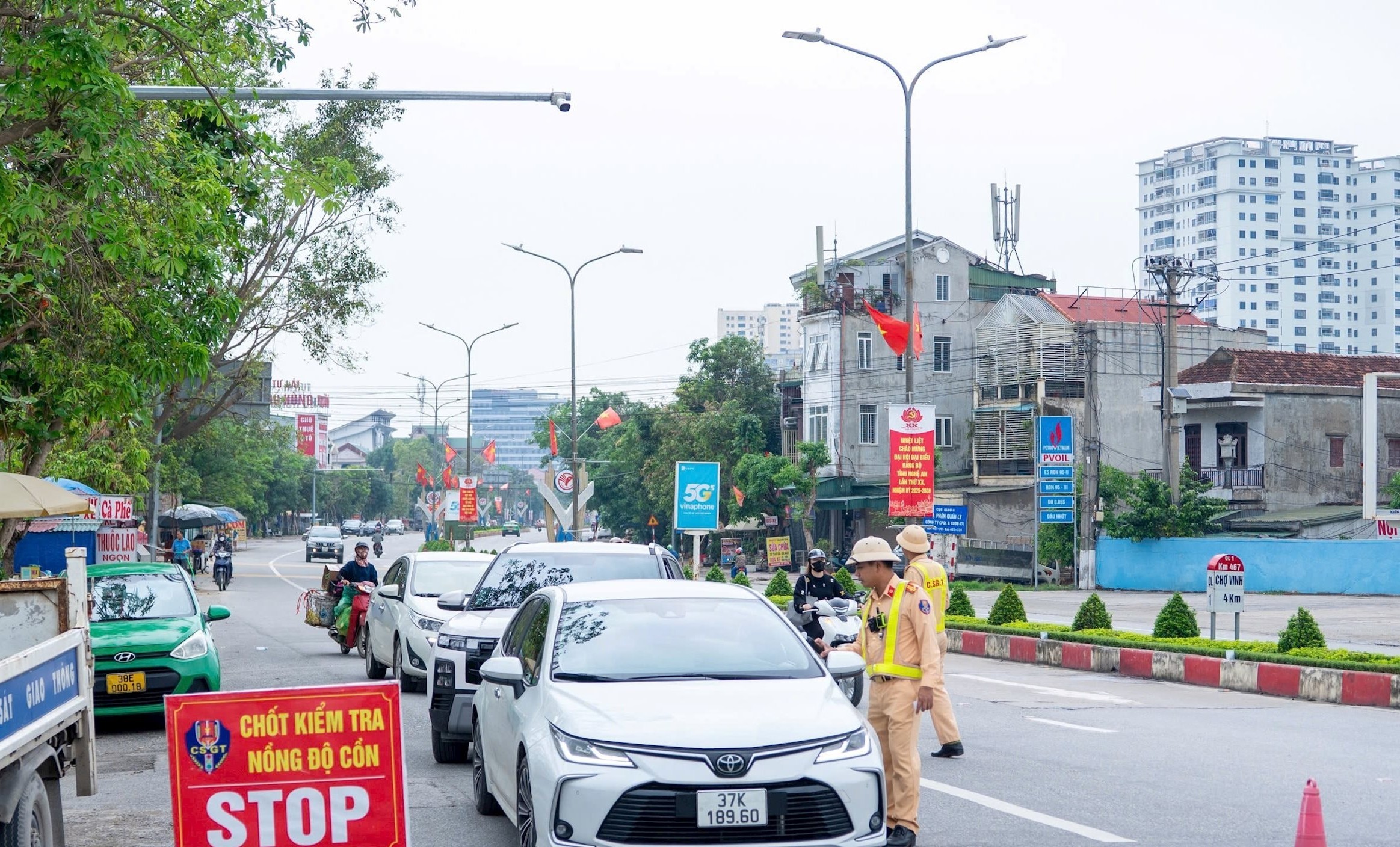 Nghệ An xử lý hơn 800 trường hợp vi phạm nồng độ cồn sau 1 tuần ra quân