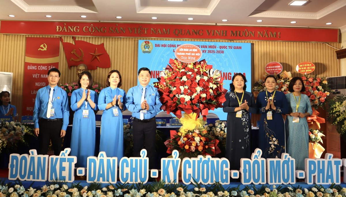 Đổi mới phương thức hoạt động, tiên phong chuyển đổi số Đổi mới phương thức hoạt động, tiên phong chuyển đổi số