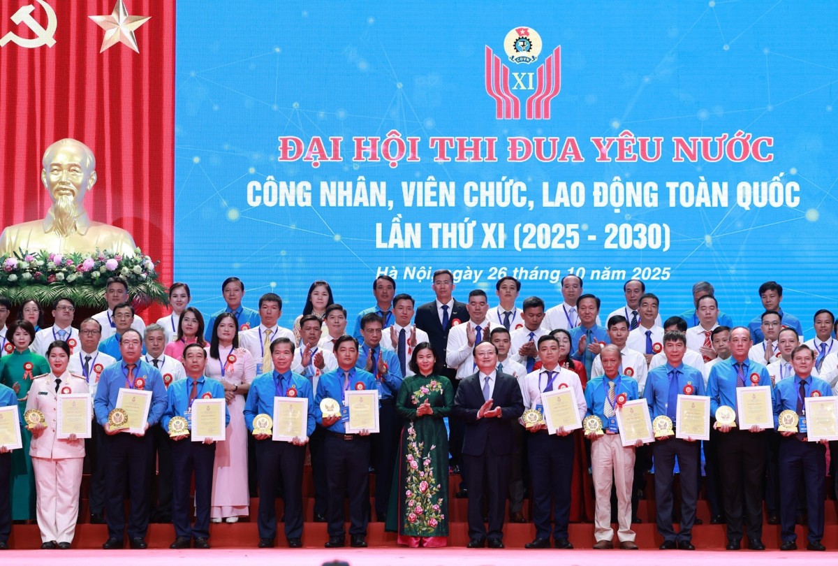 LĐLĐ thành phố Hà Nội là tập thể tiêu biểu tham dự Đại hội Thi đua yêu nước toàn quốc lần thứ XI LĐLĐ thành phố Hà Nội là tập thể tiêu biểu tham dự Đại hội Thi đua yêu nước toàn quốc lần thứ XI