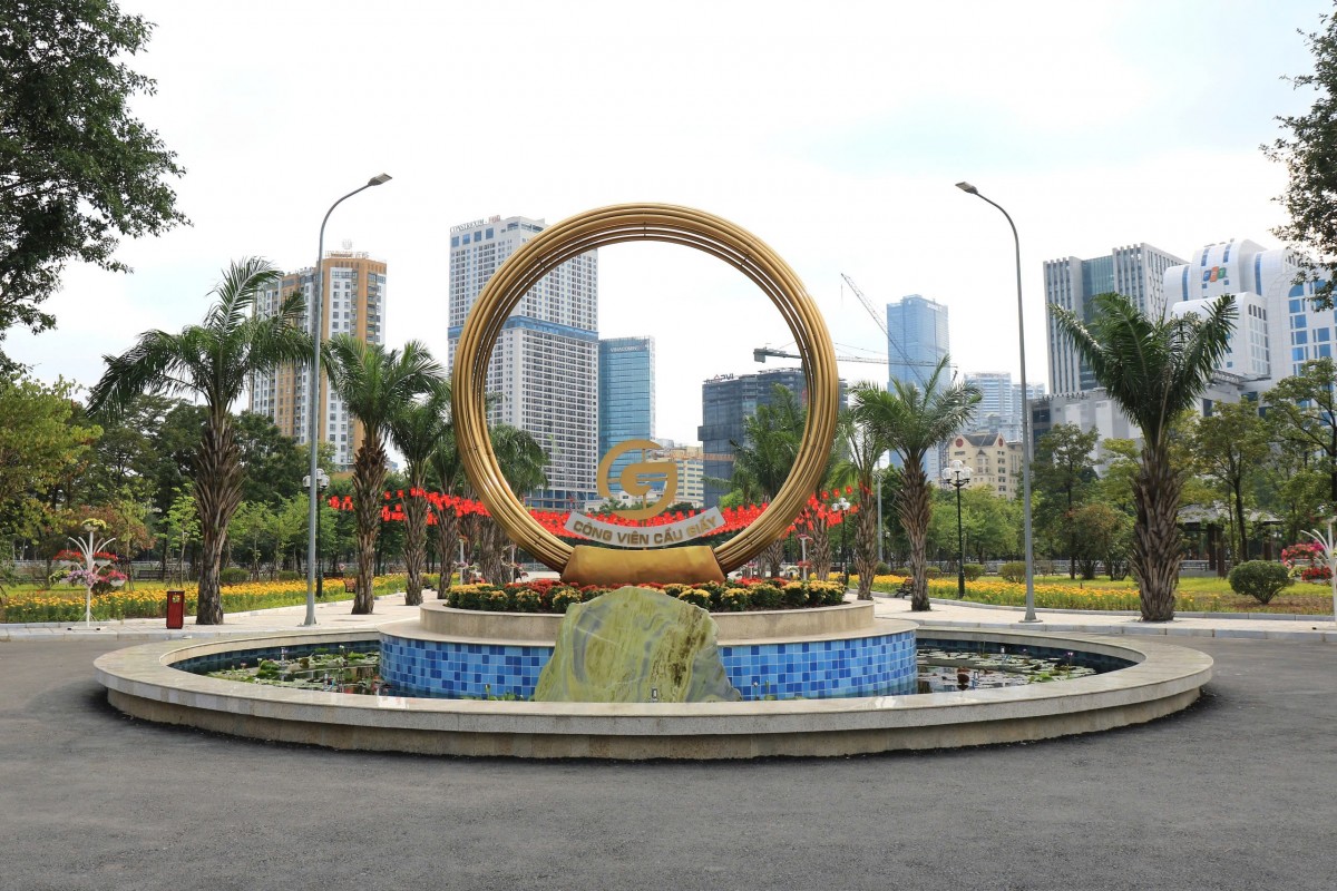 Công viên Cầu Giấy khang trang sau cải tạo: Niềm vui mới của người dân Thủ đô