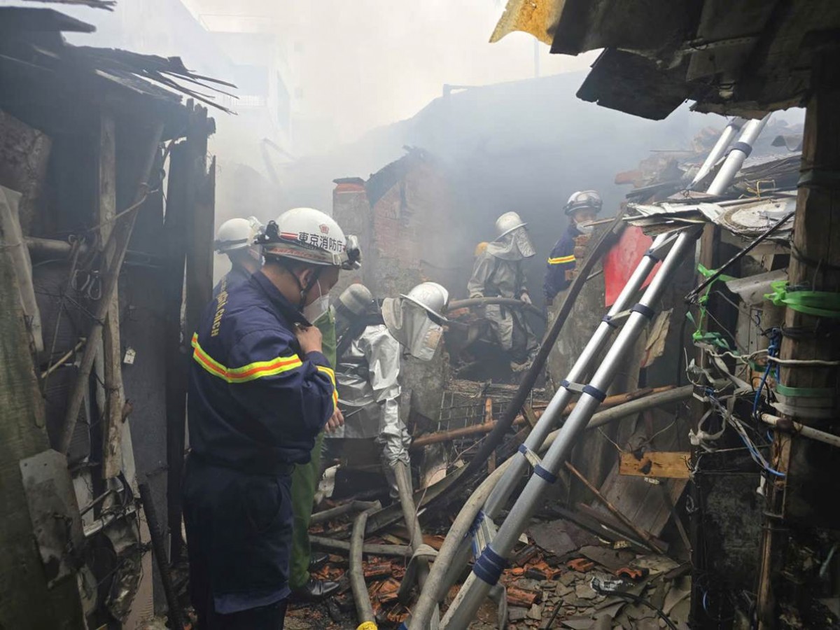 Công an điều tra vụ cháy nhà trong ngõ ở Tây Mỗ, 1 người cao tuổi tử vong Công an điều tra vụ cháy nhà trong ngõ ở Tây Mỗ khiến 1 người cao tuổi tử vong