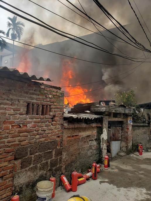 Công an điều tra vụ cháy nhà trong ngõ ở Tây Mỗ, 1 người cao tuổi tử vong Công an điều tra vụ cháy nhà trong ngõ ở Tây Mỗ khiến 1 người cao tuổi tử vong