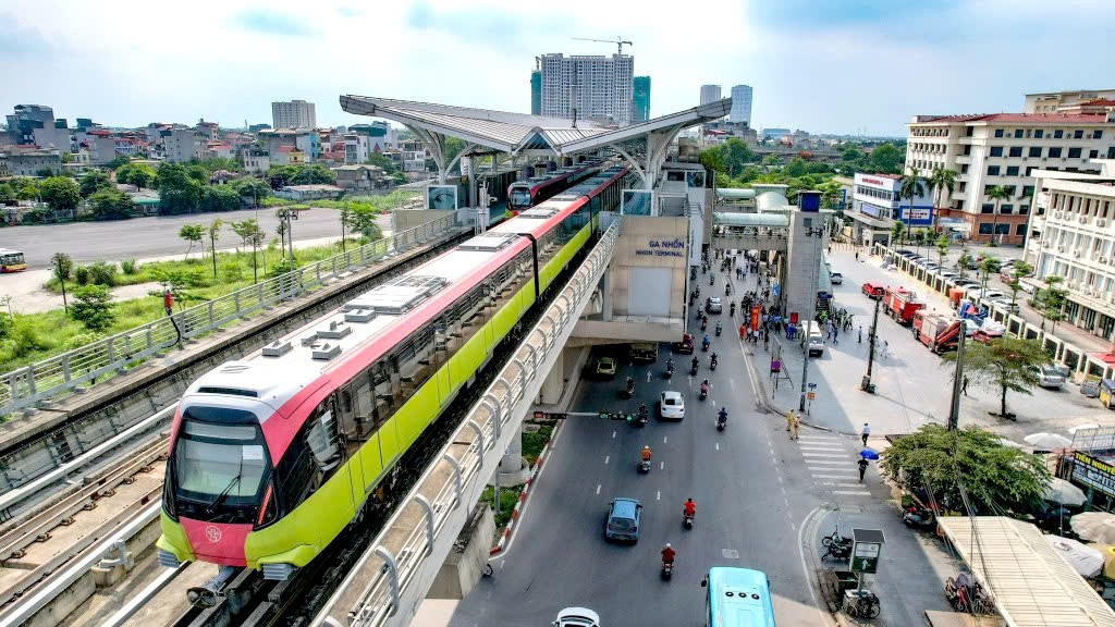 Khơi thông nguồn lực đẩy mạnh phát triển kết cấu hạ tầng đưa Thủ đô xứng tầm khu vực.