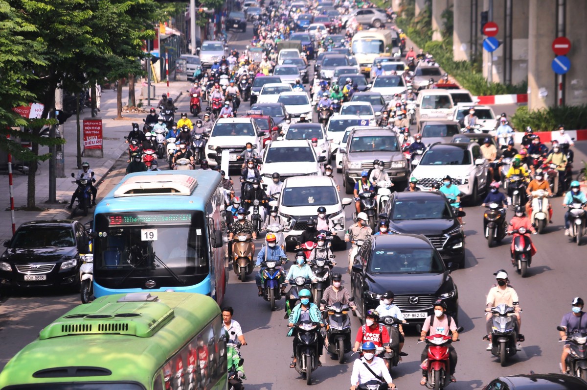 Gỡ “nút thắt” ùn tắc giao thông tại Hà Nội: 