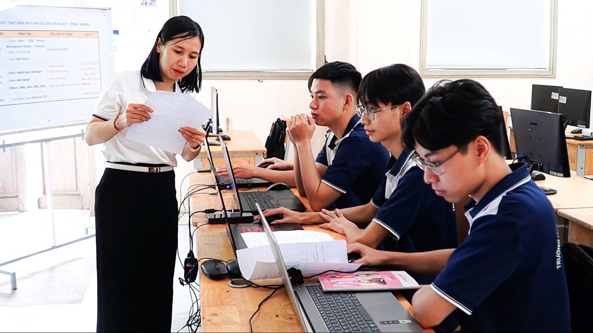 Phát huy vai trò tri thức, thúc đẩy chuyển đổi số nâng cao chất lượng giáo dục