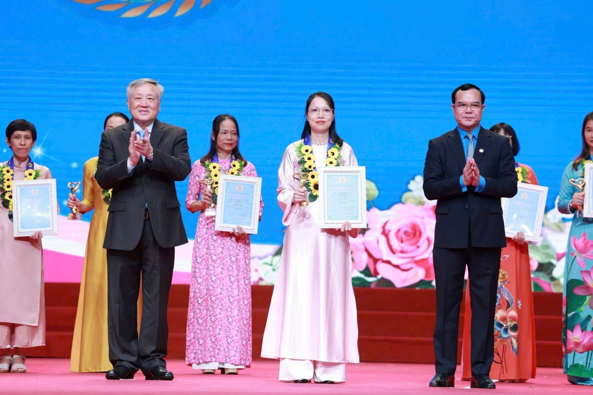 Nữ công nhân Dệt may Huế sáng tạo, trách nhiệm, lan tỏa tinh thần đổi mới