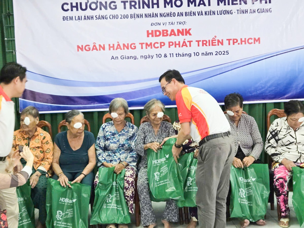 HDBank triển khai chuỗi hoạt động an sinh tại An Giang và Đồng Nai HDBank triển khai chuỗi hoạt động an sinh tại An Giang và Đồng Nai