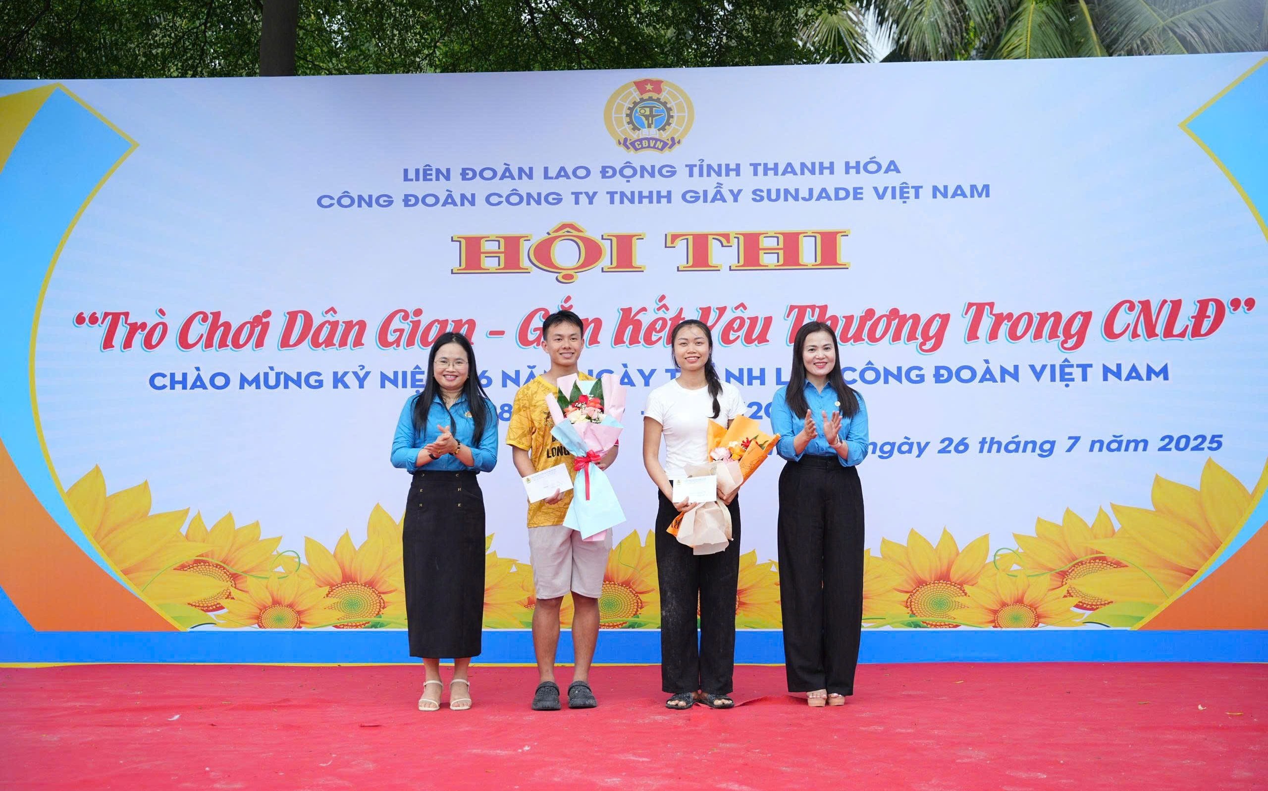 Tỏa sáng những tấm gương điển hình trong phong trào thi đua “Giỏi việc nước, đảm việc nhà” Tỏa sáng những tấm gương điển hình trong phong trào thi đua “Giỏi việc nước, đảm việc nhà”