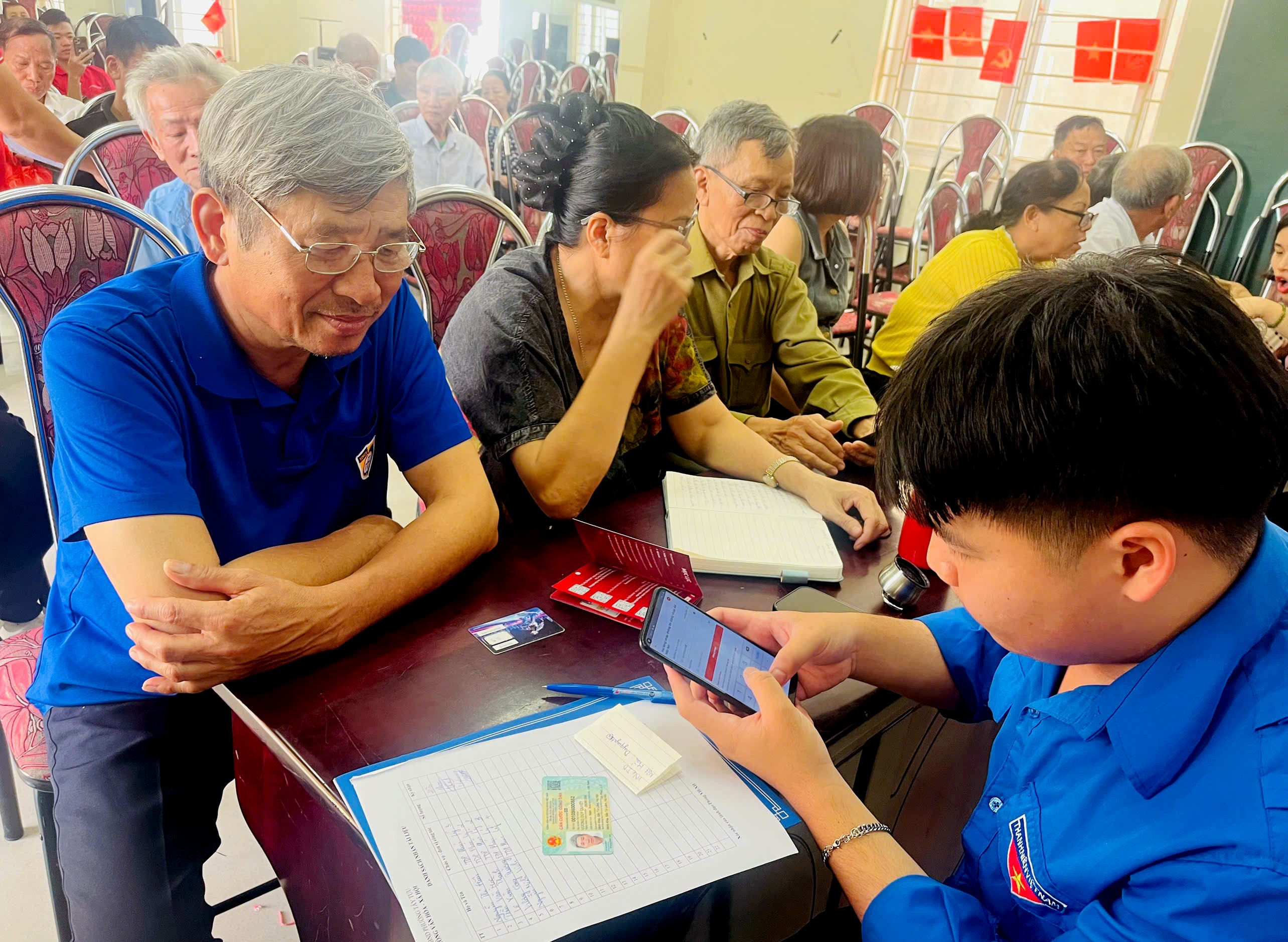 Khi chuyển đổi số đi vào từng khu dân cư Khi chuyển đổi số đi vào từng khu dân cư