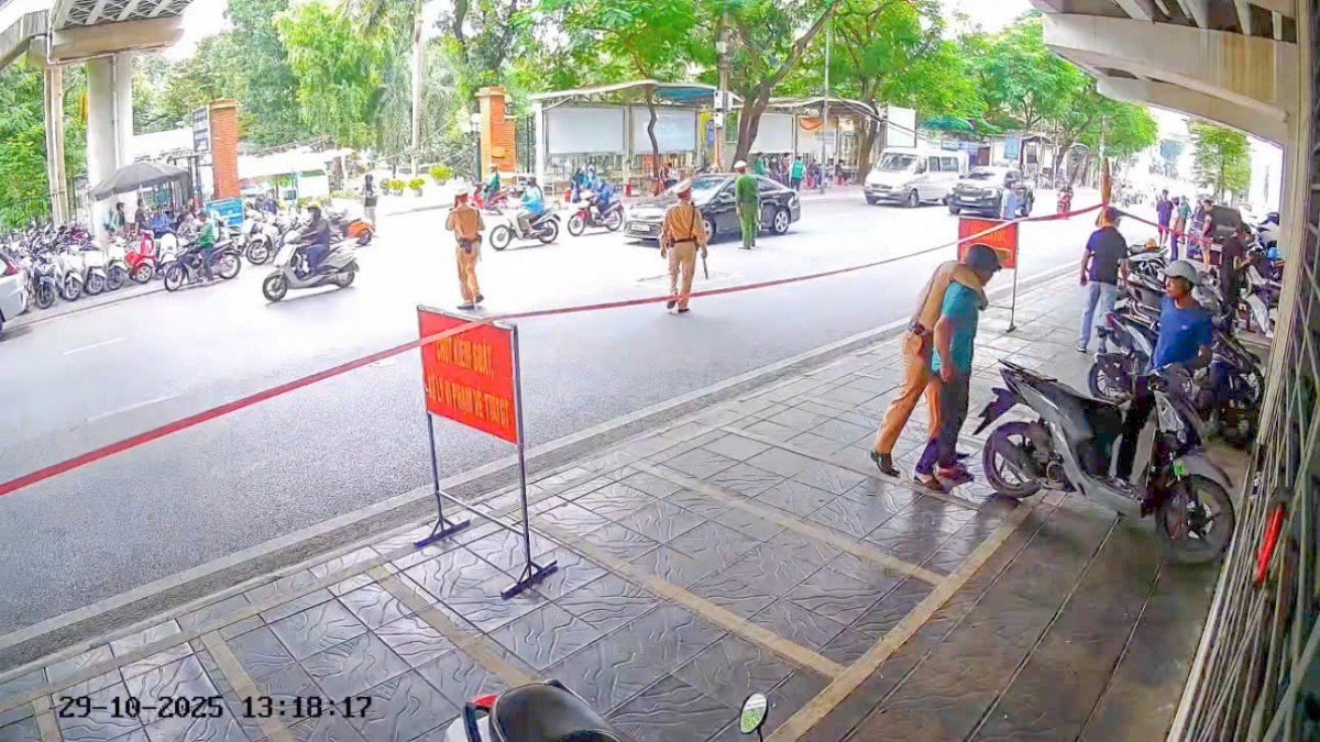 CSGT phát hiện thanh niên tàng trữ ma túy khi tham gia giao thông CSGT phát hiện thanh niên tàng trữ ma túy khi tham gia giao thông