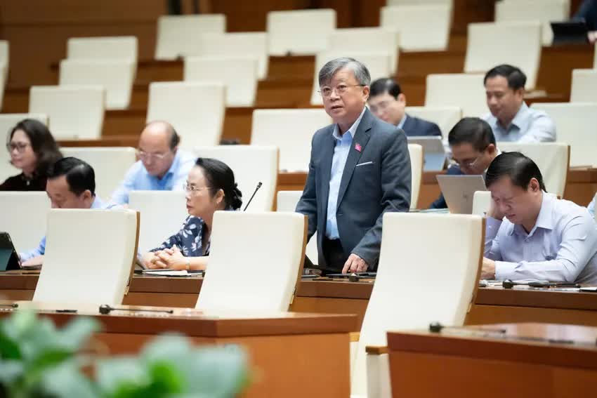 Đại Biểu Đề Nghị Có Quyết Định Đột Phá Về Thu Nhập Và Đãi Ngộ Đối Với Cán Bộ, Công Chức, Viên Chức Đại Biểu Đề Nghị Có Quyết Định Đột Phá Về Thu Nhập Và Đãi Ngộ Đối Với Cán Bộ, Công Chức, Viên Chức