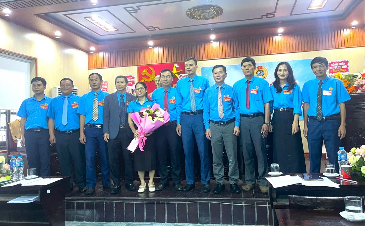 Công đoàn Xí nghiệp Đầu máy Vinh nỗ lực chăm lo tốt hơn cho người lao động trong nhiệm kỳ mới Công đoàn Xí nghiệp Đầu máy Vinh nỗ lực chăm lo tốt hơn cho người lao động trong nhiệm kỳ mới