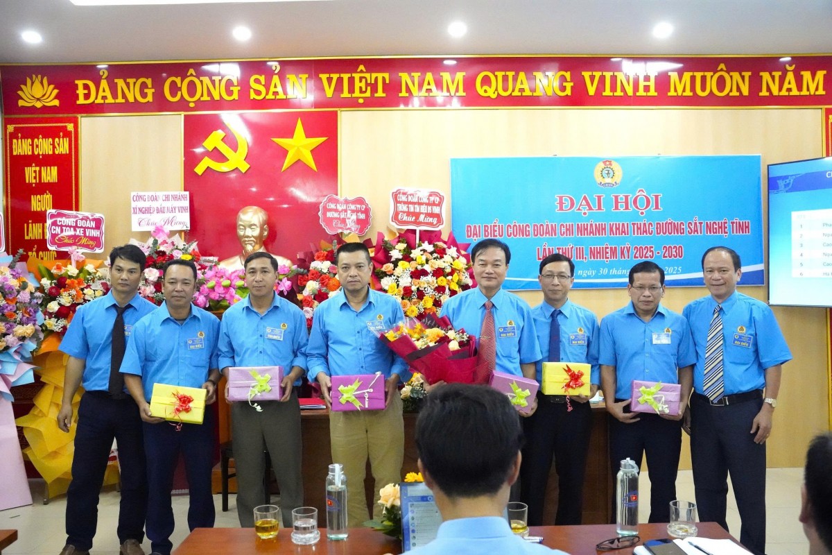 Phát huy tinh thần đoàn kết, đổi mới, nâng cao đời sống cho người lao động