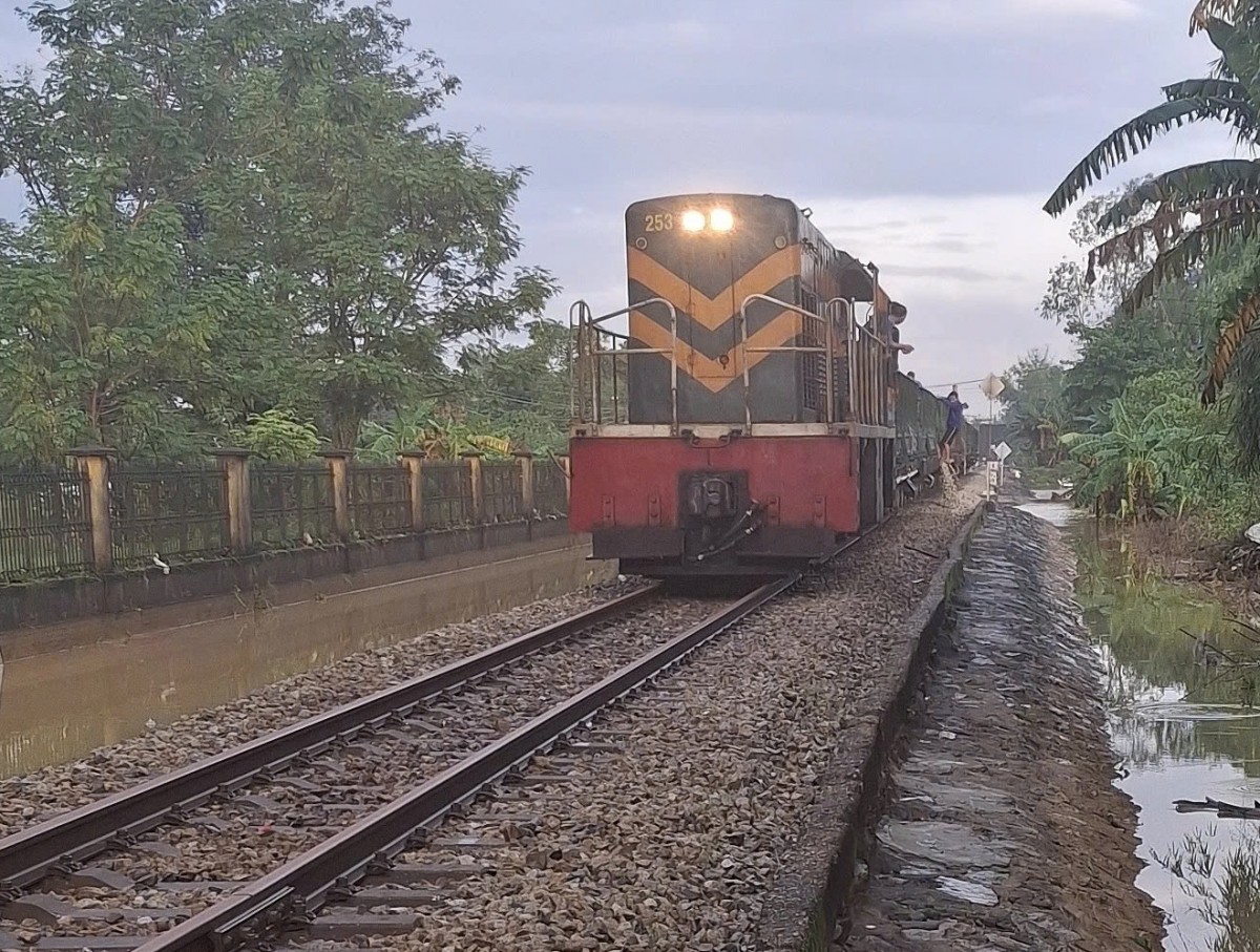 Thông tuyến đường sắt Bắc Nam qua thành phố Huế