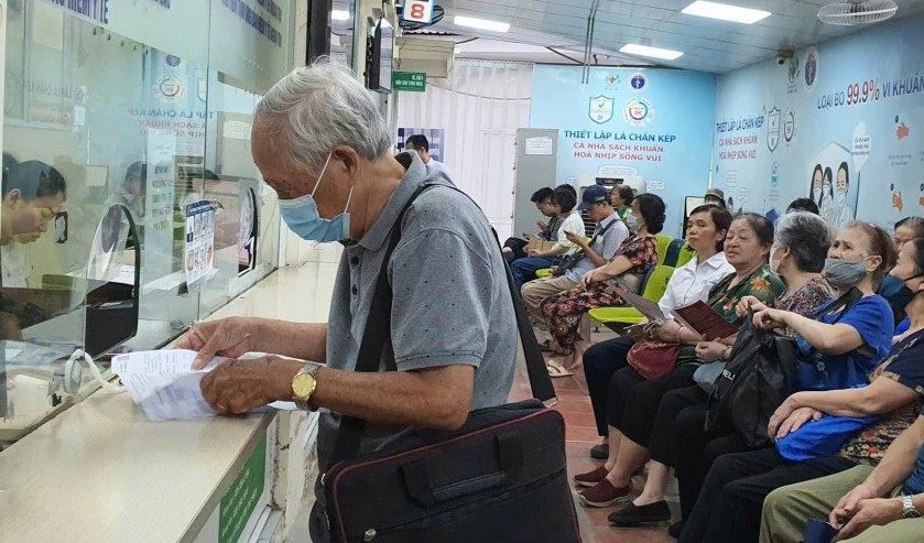 Hà Nội tăng hỗ trợ mức đóng BHYT: Lan tỏa chính sách an sinh đến mọi người dân