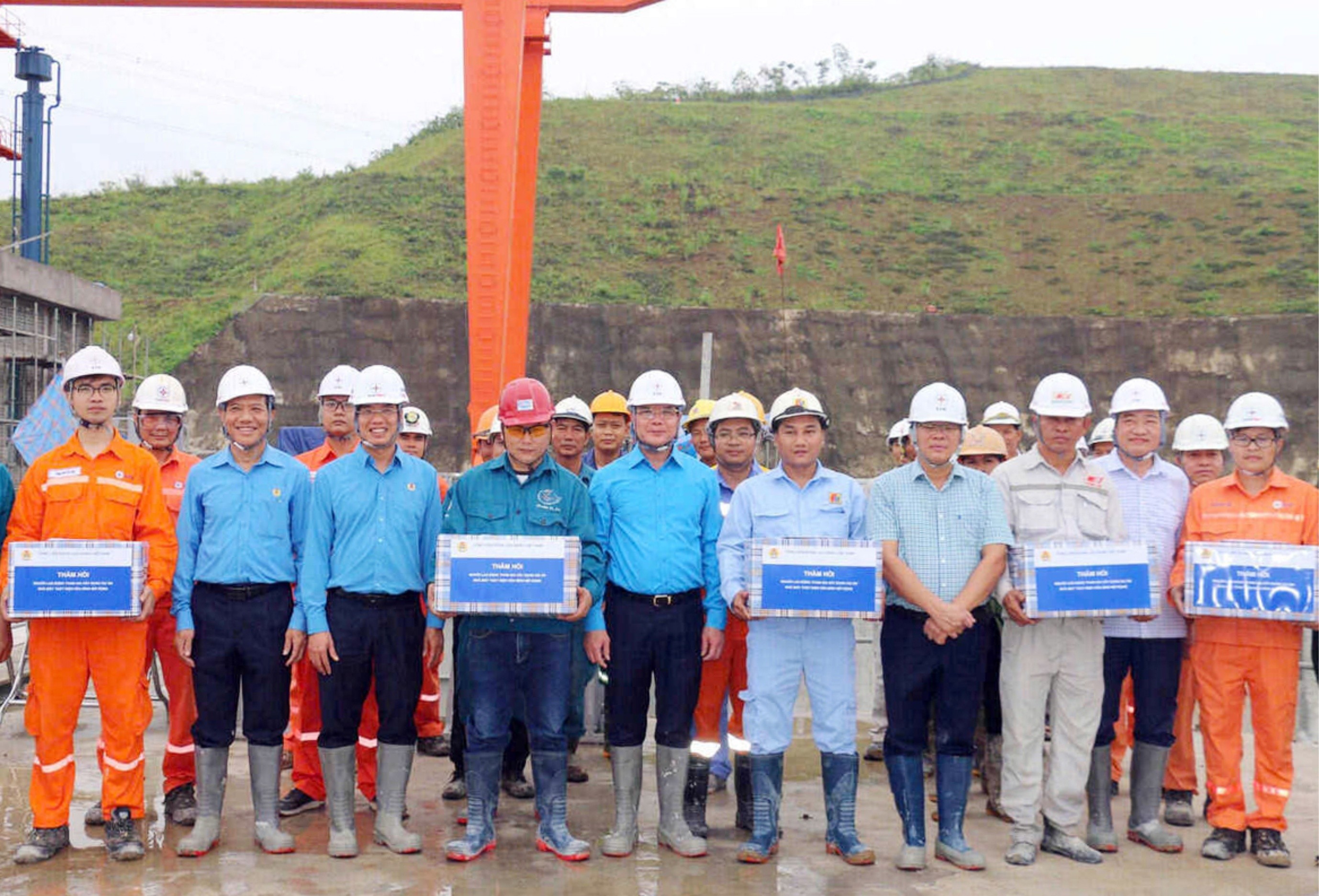 Bài 3: Công đoàn Việt Nam - cầu nối vững chắc giữa Đảng và giai cấp công nhân