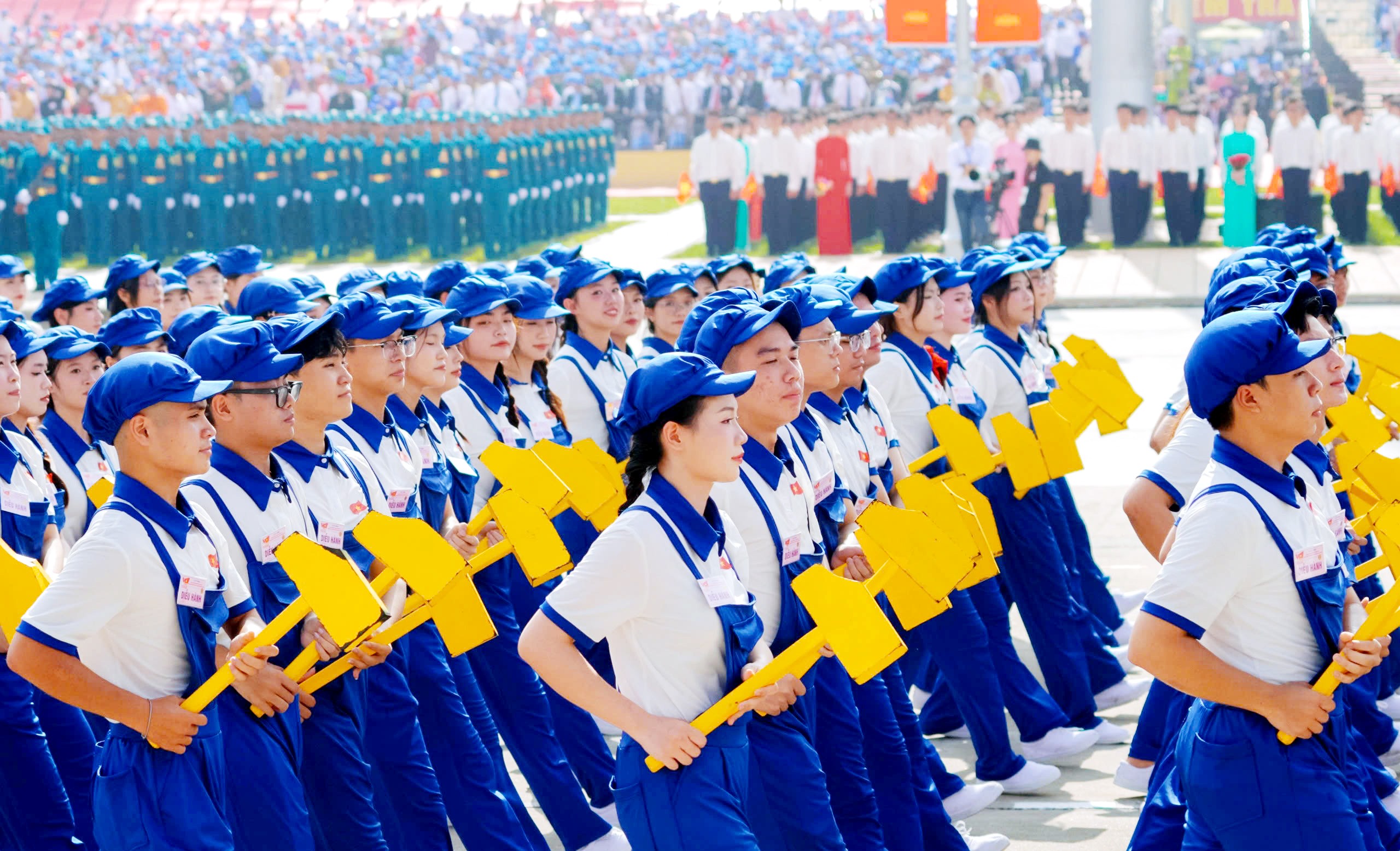 Bài 1: Giữ vững và tăng cường bản chất giai cấp công nhân của Đảng - Yêu cầu cấp thiết trong kỷ nguyên mới