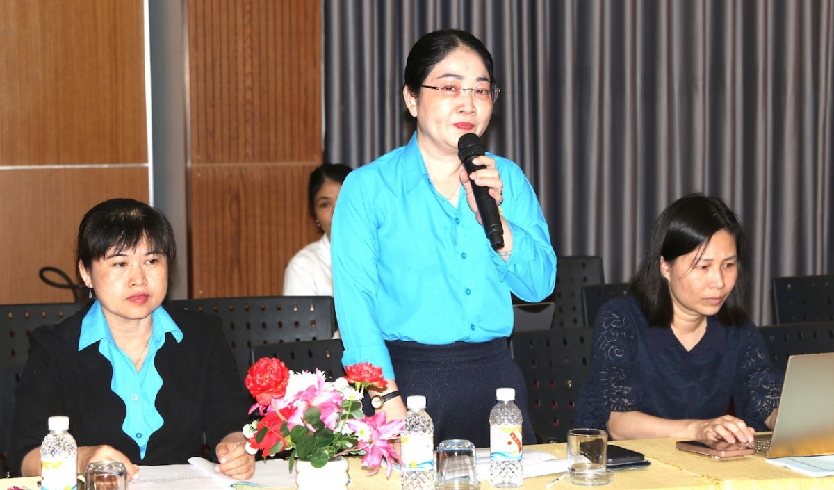 Cán bộ Công đoàn khu vực phía Nam đóng góp ý kiến vào Dự thảo Văn kiện trình Đại hội XIV của Đảng