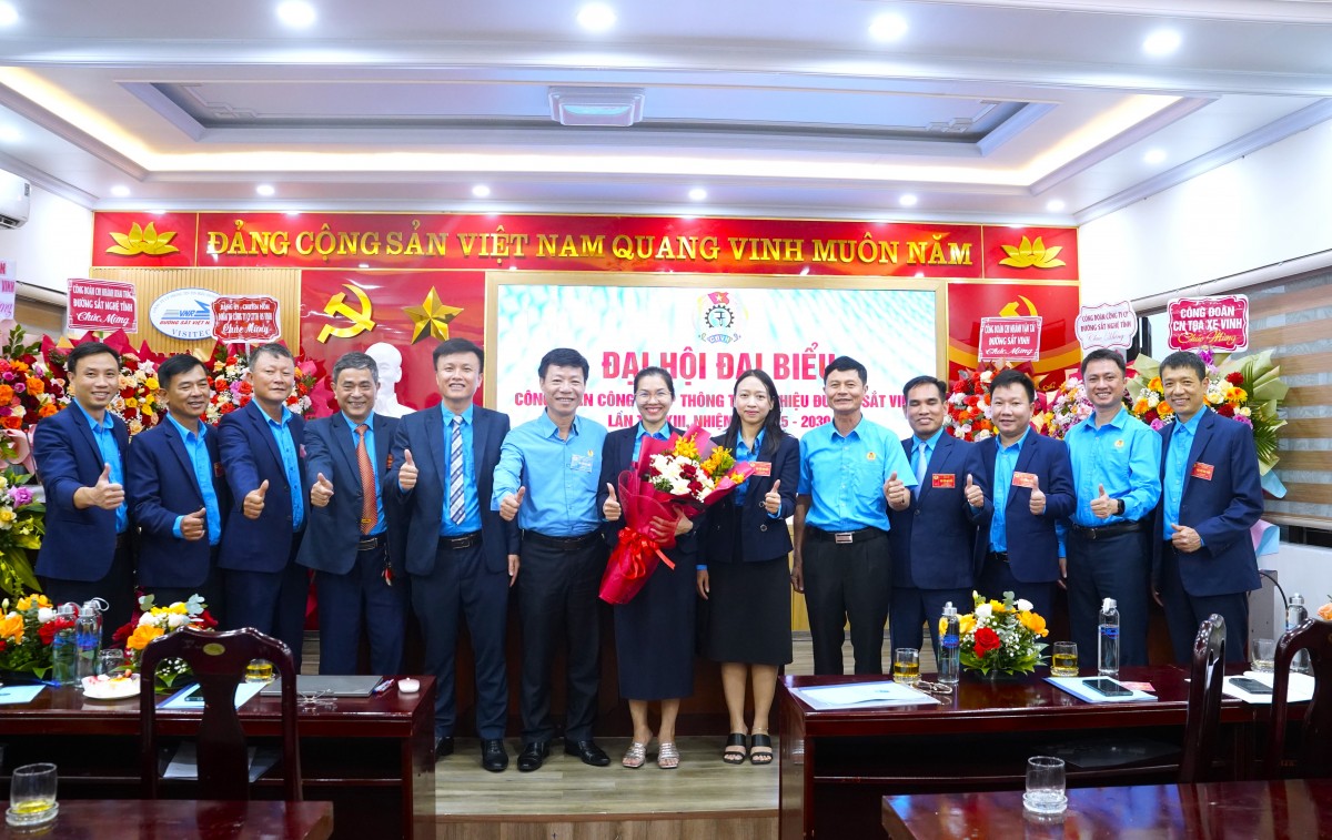 Công đoàn đồng hành sâu sát với chuyên môn, góp sức hoàn thành tốt nhiệm vụ được giao Công đoàn đồng hành sâu sát với chuyên môn, góp sức hoàn thành tốt nhiệm vụ được giao