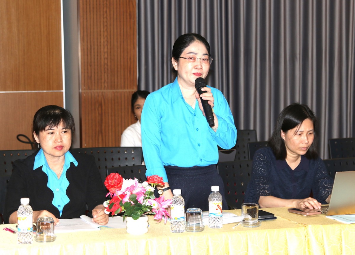 Cán bộ Công đoàn khu vực phía Nam đóng góp ý kiến vào Dự thảo Văn kiện trình Đại hội XIV của Đảng