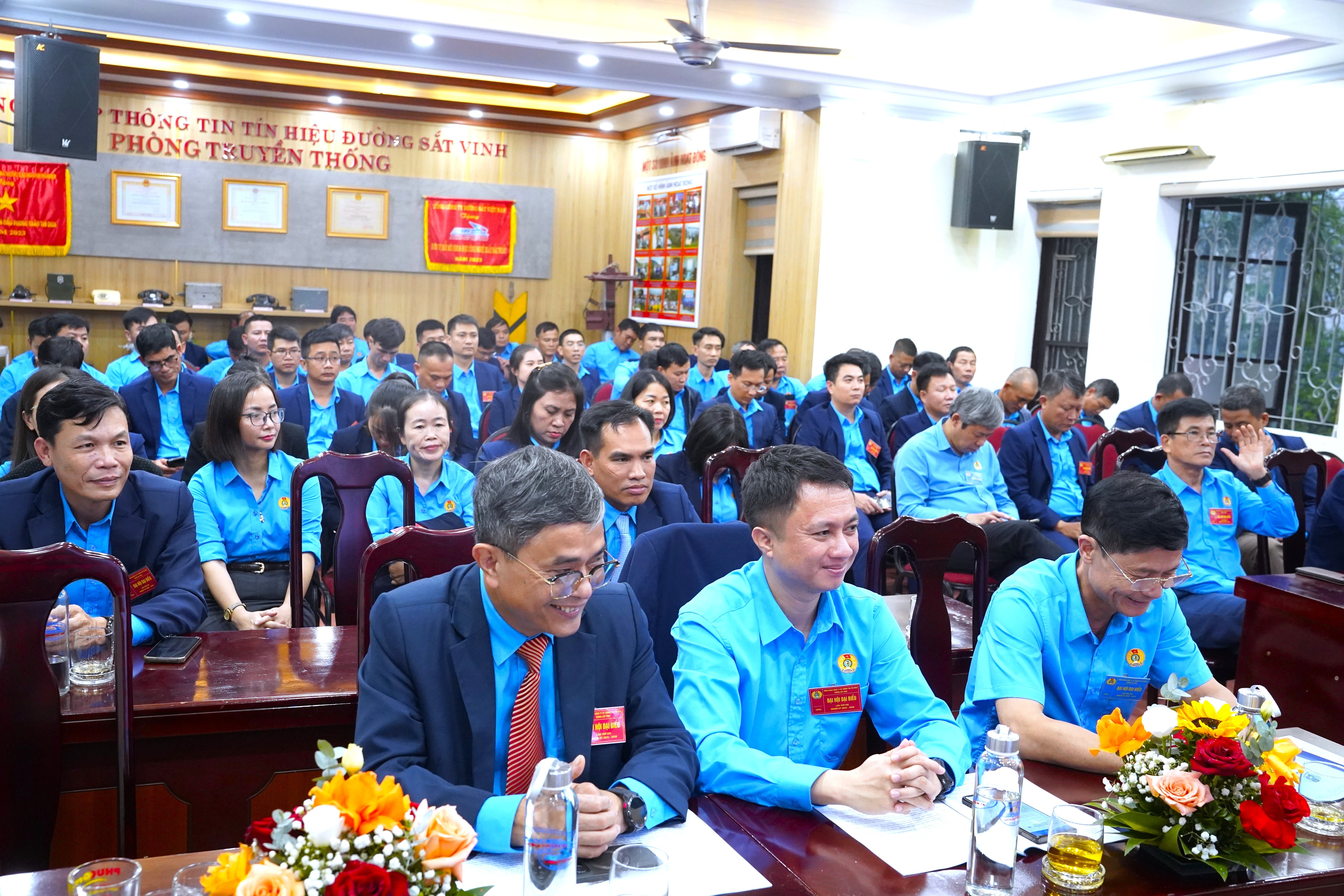 Công đoàn đồng hành sâu sát với chuyên môn, góp sức hoàn thành tốt nhiệm vụ được giao Công đoàn đồng hành sâu sát với chuyên môn, góp sức hoàn thành tốt nhiệm vụ được giao