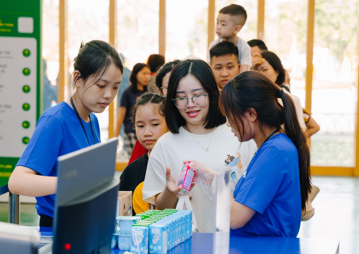 Vinamilk lan tỏa giá trị thương hiệu Việt tại Hội chợ Mùa Thu 2025 Vinamilk lan tỏa giá trị thương hiệu Việt tại Hội chợ Mùa Thu 2025