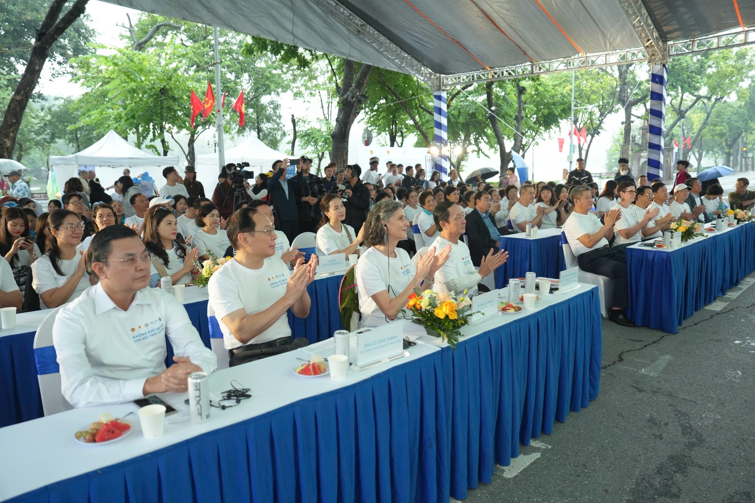 Hành động vì bầu trời xanh, không khí sạch