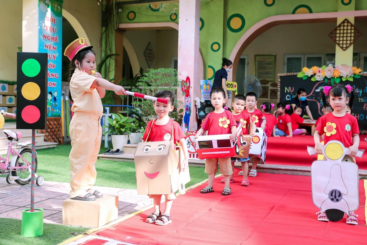 Kỳ 2: Biện pháp nào giúp giảm vi phạm quanh cổng trường?