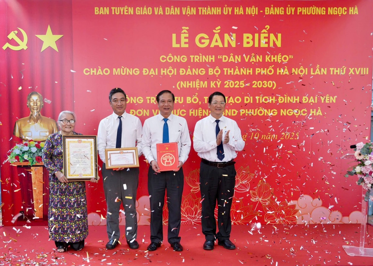 Hà Nội lan tỏa phong trào “Dân vận khéo” bằng những công trình thiết thực Hà Nội lan tỏa phong trào “Dân vận khéo” bằng những công trình thiết thực