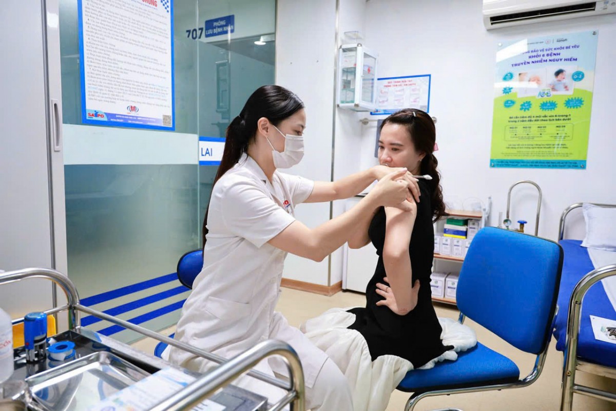 Đầu mùa lạnh, nhiều trẻ nhỏ mắc cúm A phải nhập viện điều trị