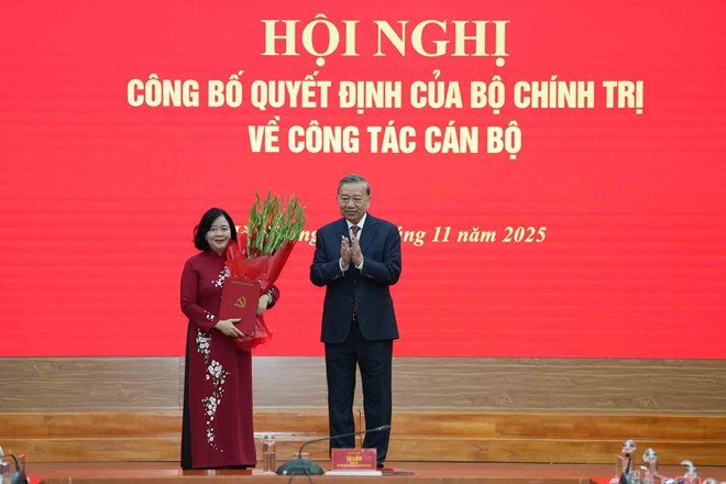 Đồng chí Bùi Thị Minh Hoài giữ chức Bí thư Đảng ủy Mặt trận Tổ quốc, các đoàn thể Trung ương
