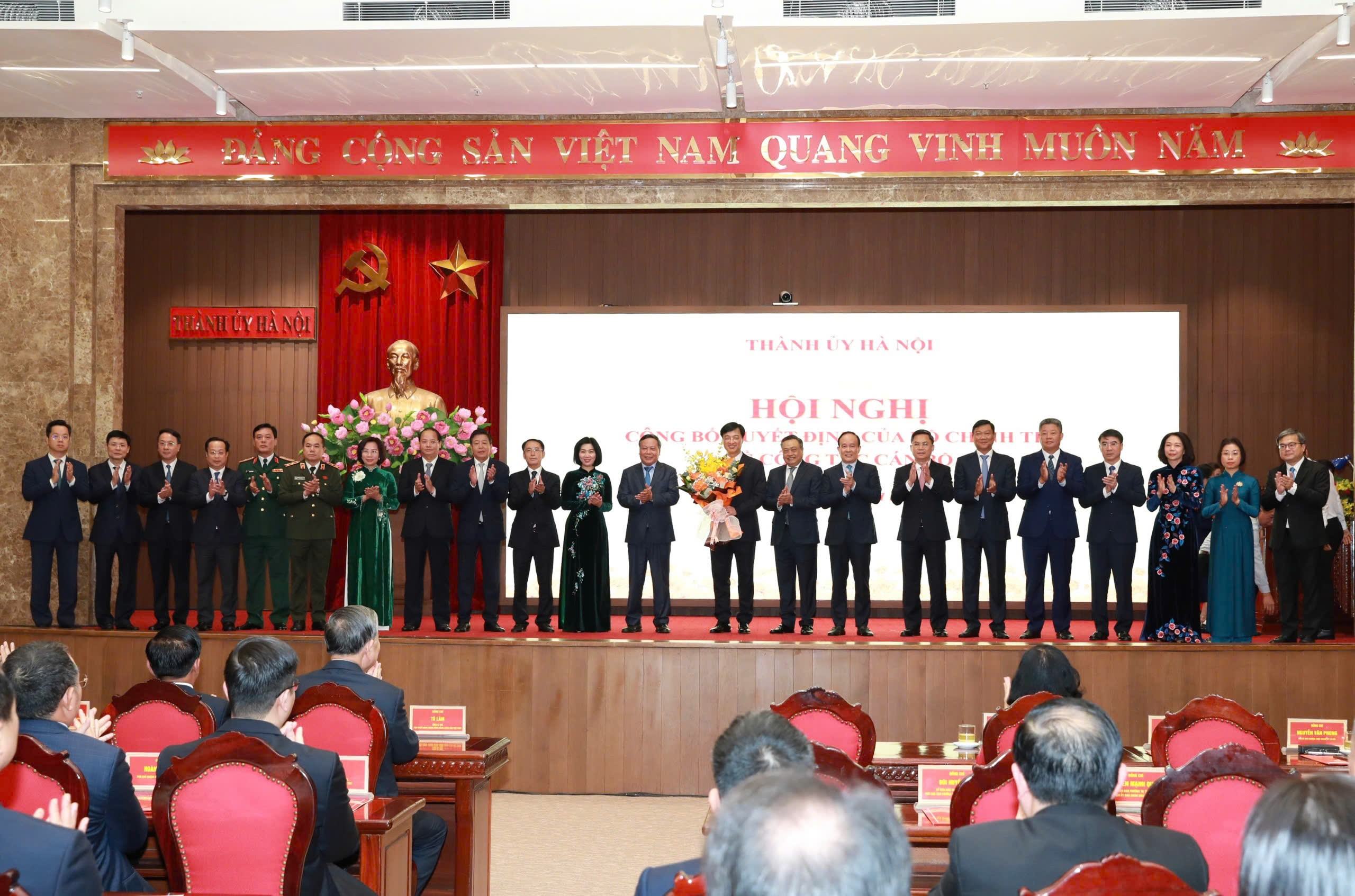 Đồng chí Nguyễn Duy Ngọc giữ chức Bí thư Thành ủy Hà Nội