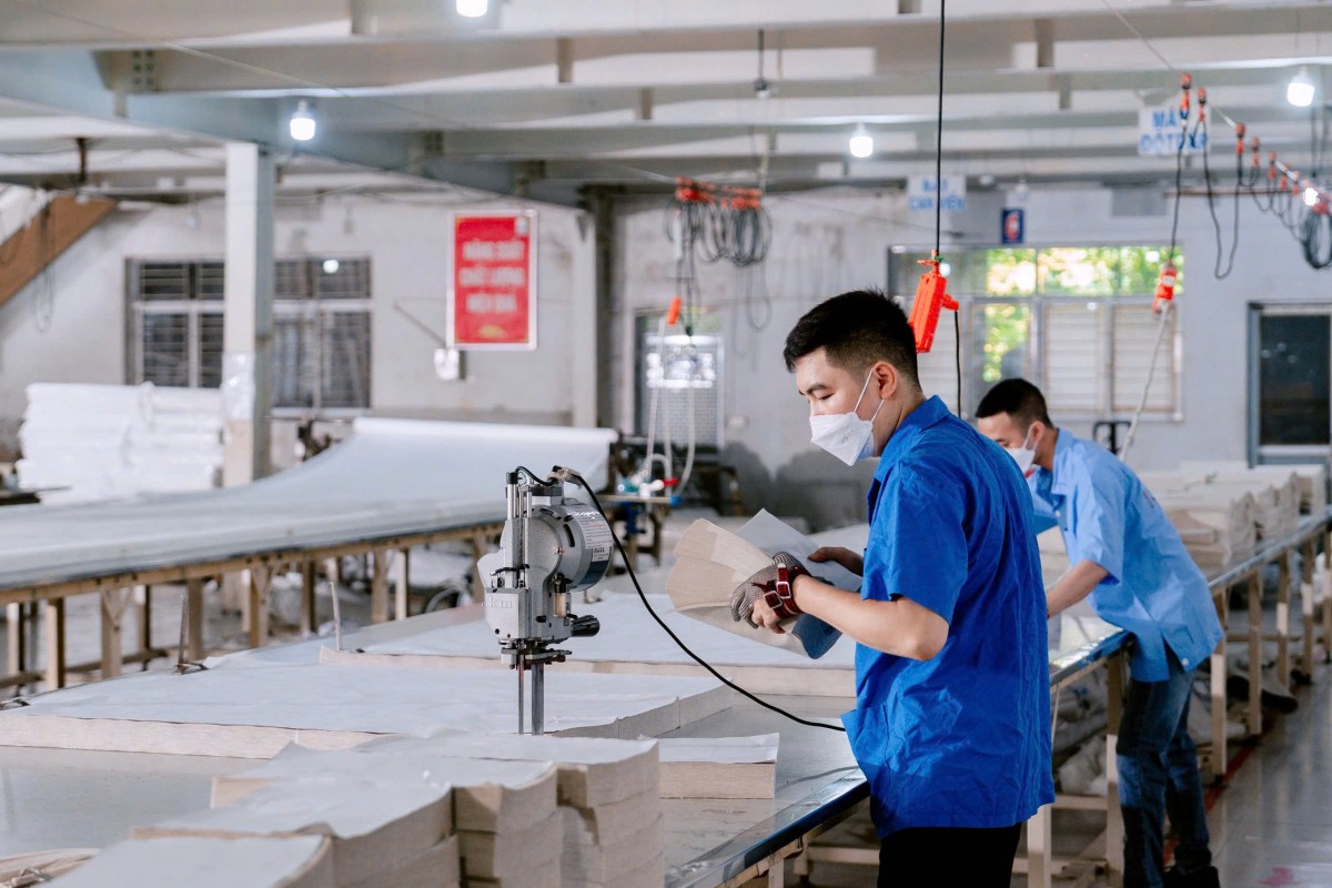 Phát huy vai trò tiên phong của cán bộ Công đoàn trong phong trào “Công nhân giỏi - Lao động giỏi” Phát huy vai trò tiên phong của cán bộ Công đoàn trong phong trào “Công nhân giỏi - Lao động giỏi”