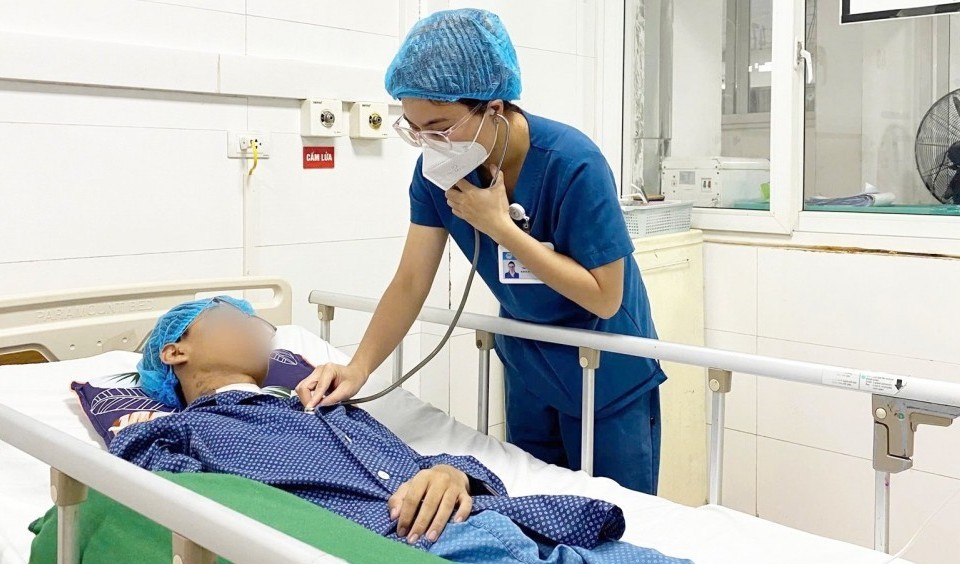 Giành lại sự sống cho nam thanh niên bị ngừng tim 4 lần sau đuối nước