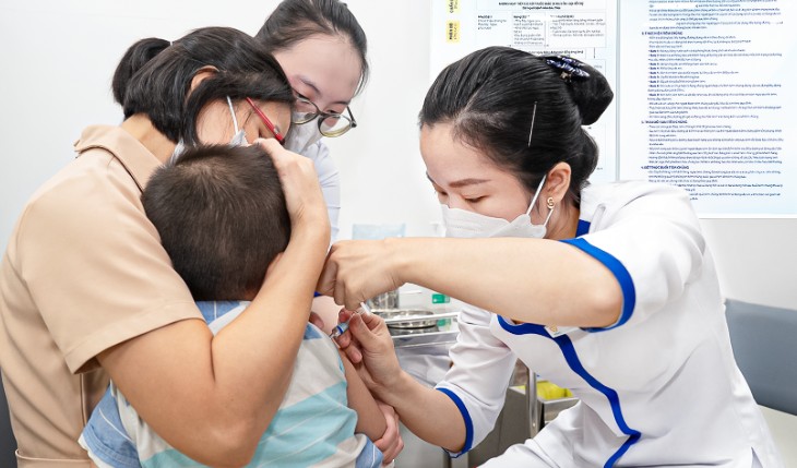 Tiêm vắc xin phòng chống dịch bệnh viêm não mô cầu hiệu quả