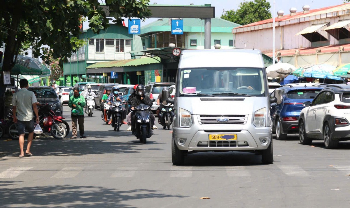 TP.HCM: Thu hồi phù hiệu gần 9.000 xe vận tải vi phạm