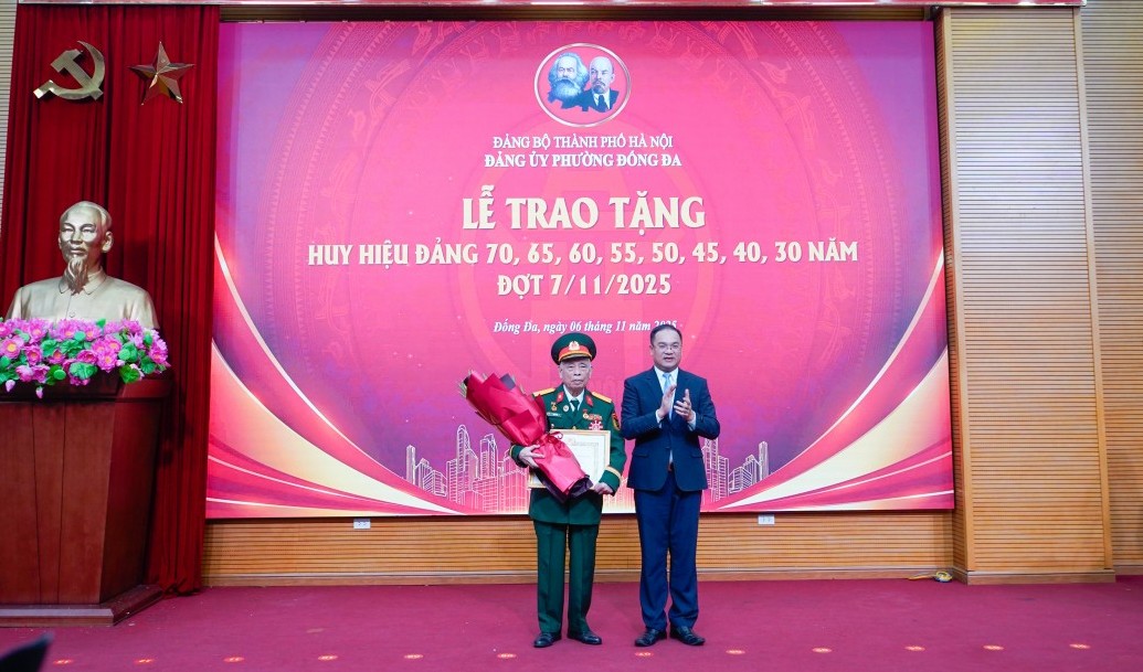 Tôn vinh 128 "bông hoa đẹp" cống hiến trọn đời cho lý tưởng của Đảng