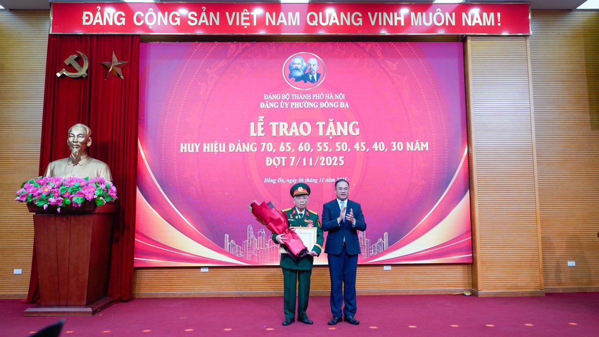 Tôn Vinh 128 &Quot;Bông Hoa Đẹp&Quot; Cống Hiến Trọn Đời Cho Lý Tưởng Của Đảng Tôn Vinh 128