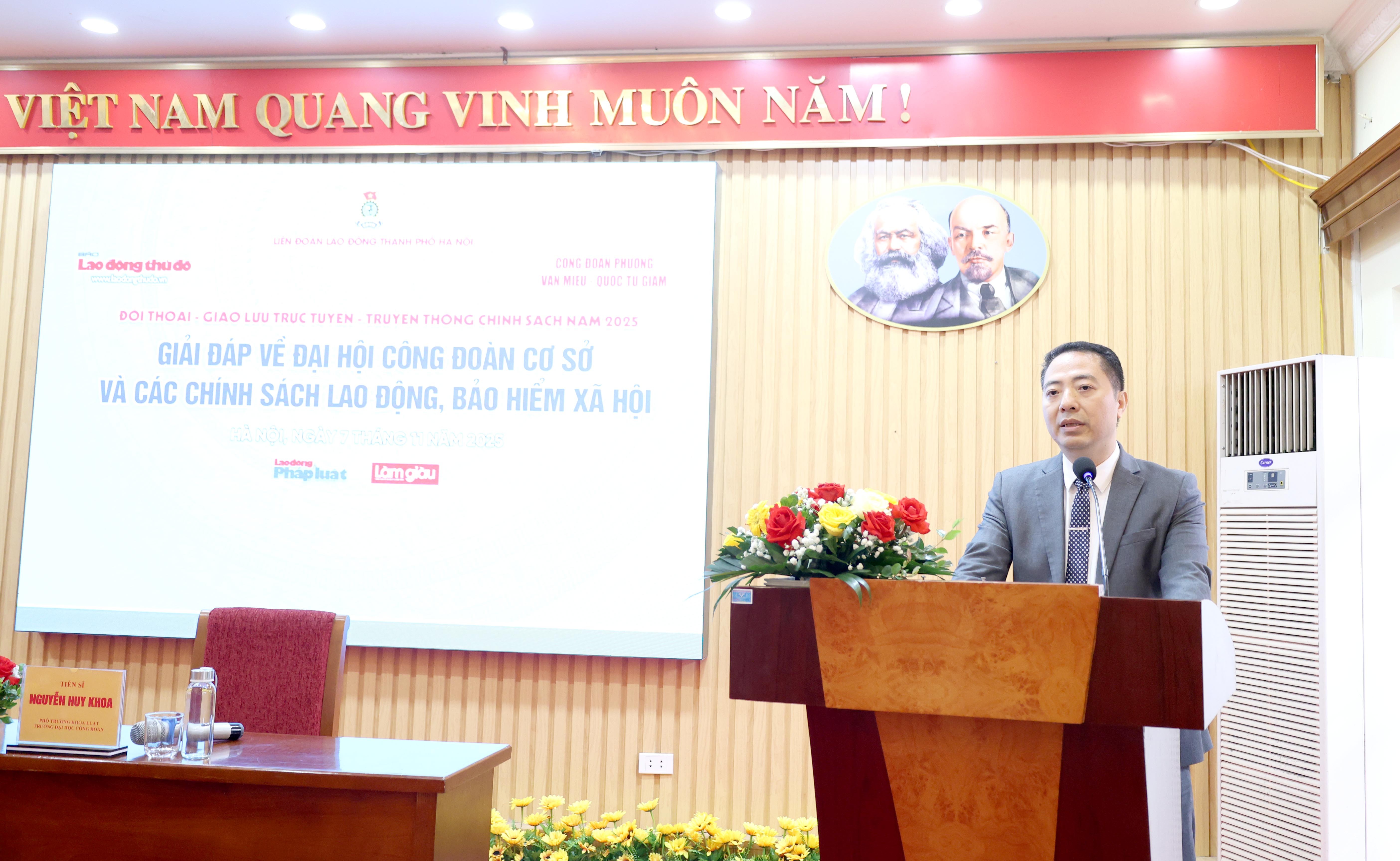 TRỰC TUYẾN HÌNH ẢNH: Hơn 200 CNVCLĐ tham gia giải đáp về chính sách lao động và bảo hiểm xã hội