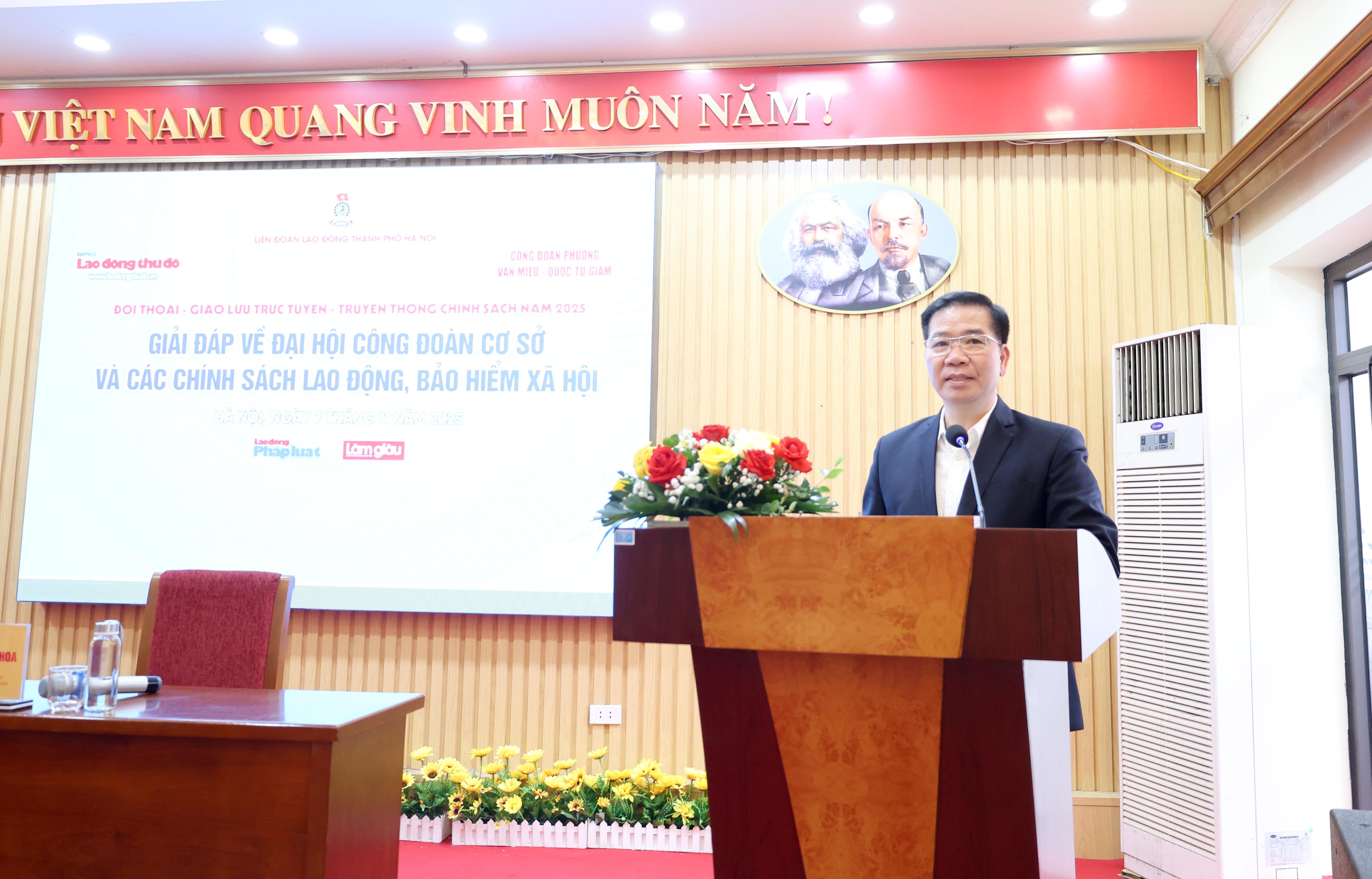 TRỰC TUYẾN HÌNH ẢNH: Hơn 200 CNVCLĐ tham gia giải đáp về chính sách lao động và bảo hiểm xã hội