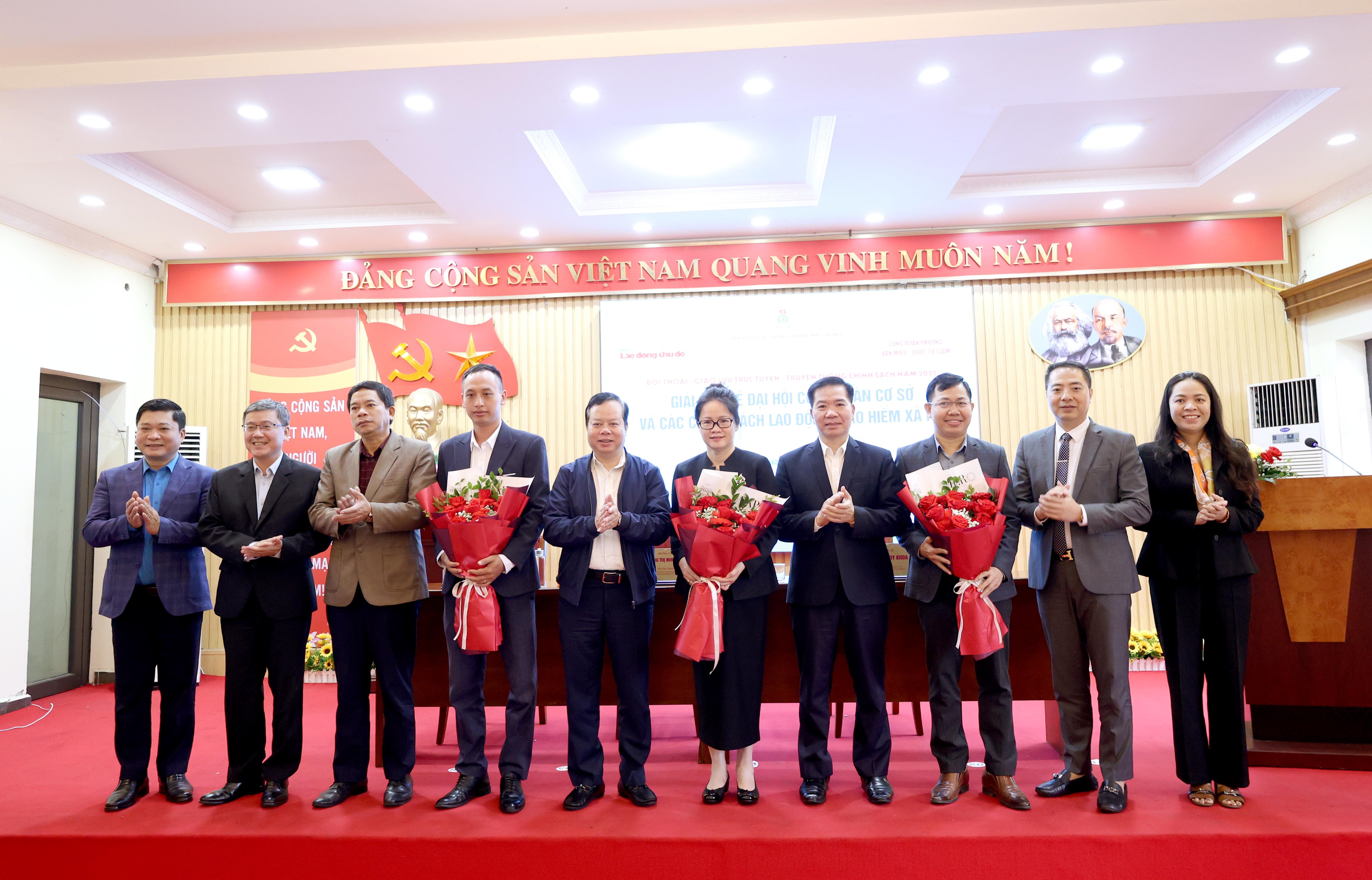 ĐANG TRỰC TUYẾN: Giải đáp về Đại hội Công đoàn cơ sở và các chính sách lao động, bảo hiểm xã hội