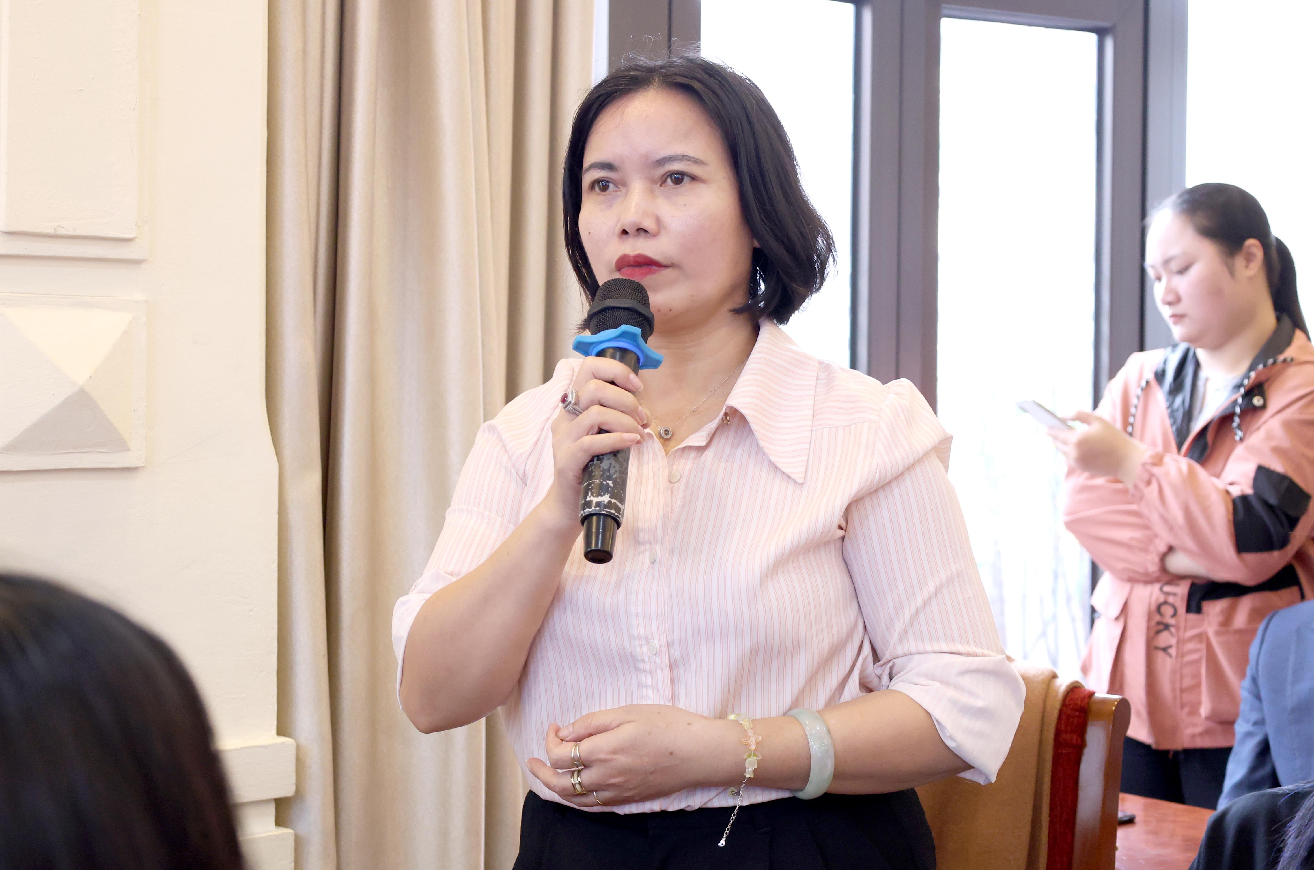 TRỰC TUYẾN HÌNH ẢNH: Hơn 200 CNVCLĐ tham gia giải đáp về chính sách lao động và bảo hiểm xã hội