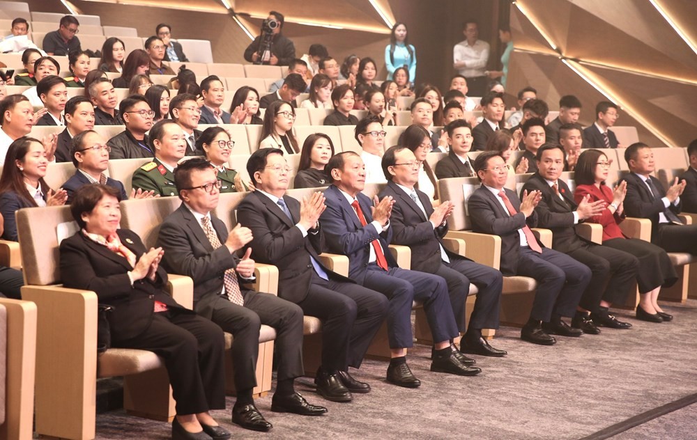 Lễ trao Giải Báo chí toàn quốc “Vì sự nghiệp phát triển Văn hóa Việt Nam” lần thứ Ba Trao Giải Báo chí toàn quốc “Vì sự nghiệp phát triển Văn hóa Việt Nam” lần thứ Ba