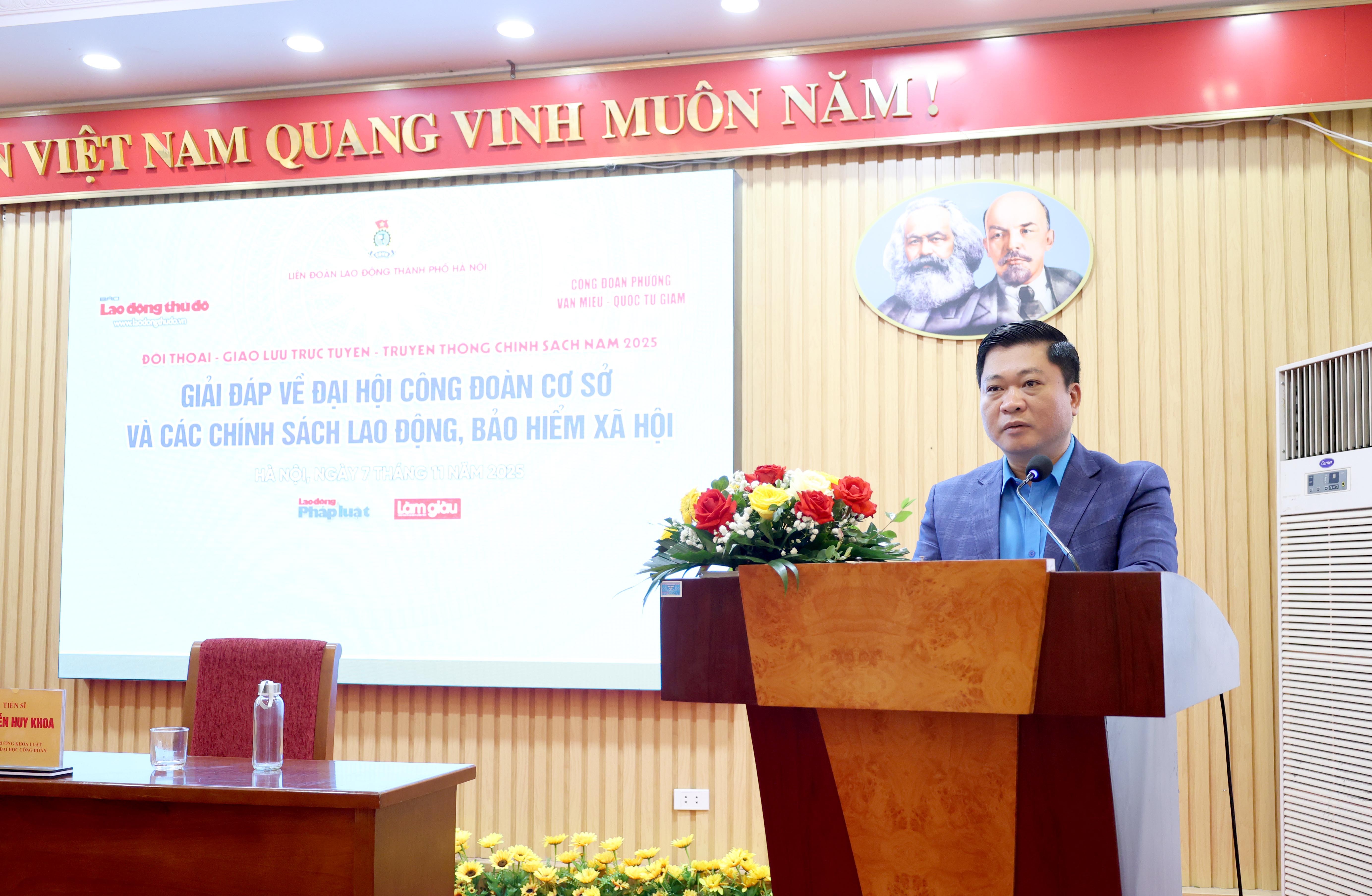 TRỰC TUYẾN HÌNH ẢNH: Hơn 200 CNVCLĐ tham gia giải đáp về chính sách lao động và bảo hiểm xã hội