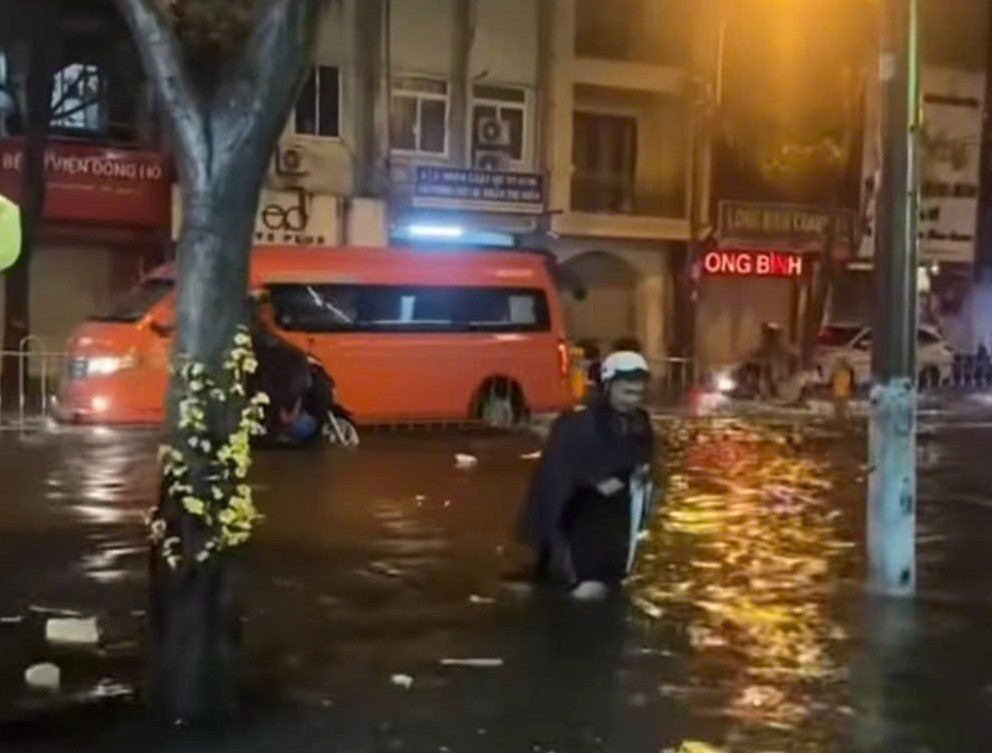 Đảm bảo an toàn trong mùa mưa bão và triều cường tại TP.HCM