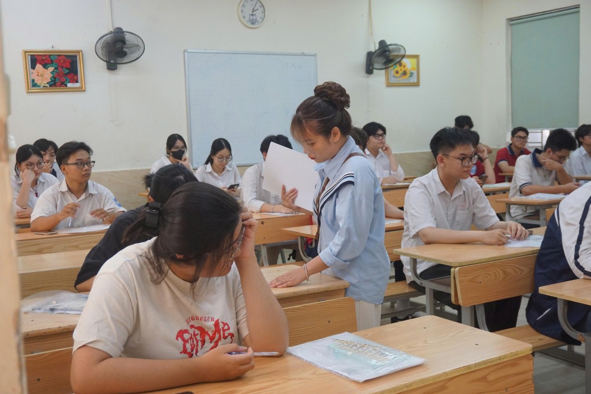 Xây dựng nền giáo dục hiện đại, ngang tầm khu vực và thế giới Xây dựng nền giáo dục hiện đại, ngang tầm khu vực và thế giới