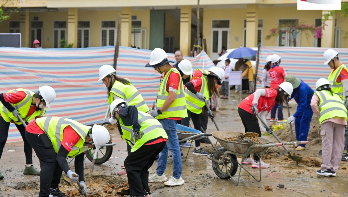 Prudential lan tỏa tinh thần nhân ái với chương trình “PRU Tình nguyện” 2025 tại Lào Cai Prudential lan tỏa tinh thần nhân ái với chương trình “PRU Tình nguyện” 2025 tại Lào Cai